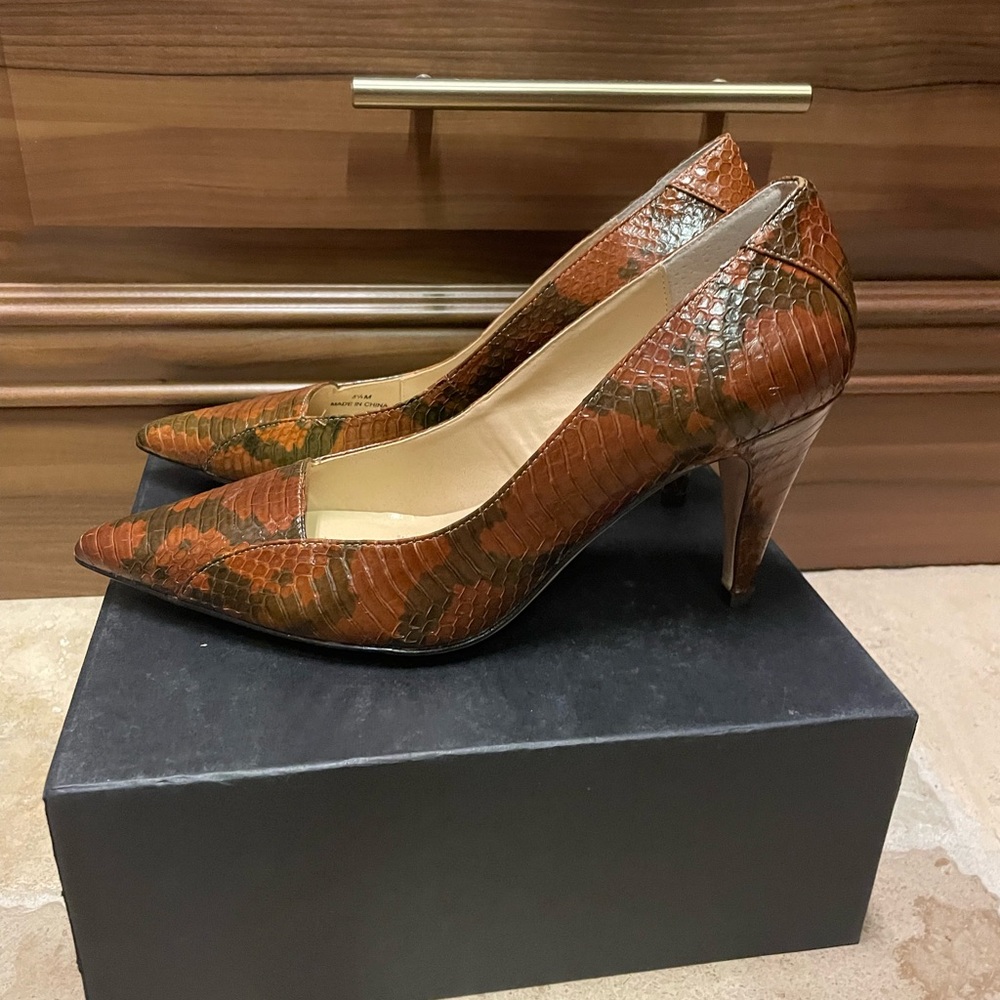 J.Renee Pumps Luxe Cobra Snakeskin Brown Pointed Toe Heels Shoes